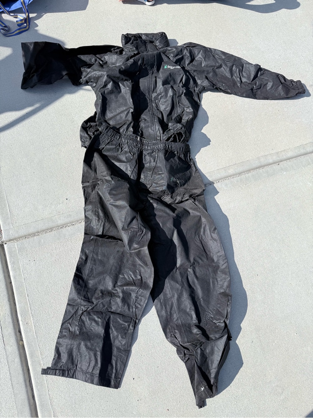 Lightweight Black Men’s Frogg Togg pants and jacket